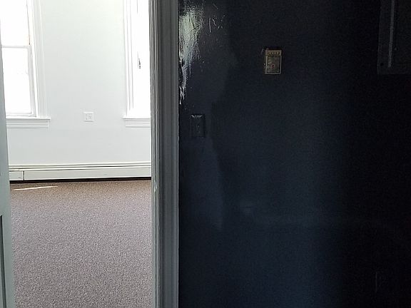 4th image of 227 Broad St #2