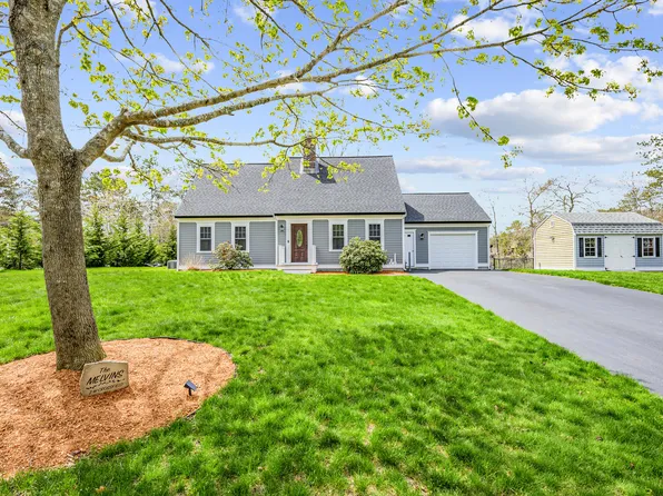 2 W Crossfield Road, Forestdale, MA 02644