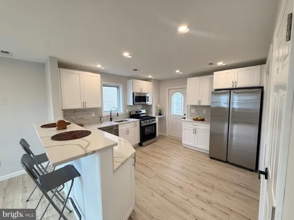 1625 6th St, Ewing, NJ 08638