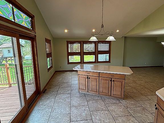3rd image of 5699 Riverview Rd