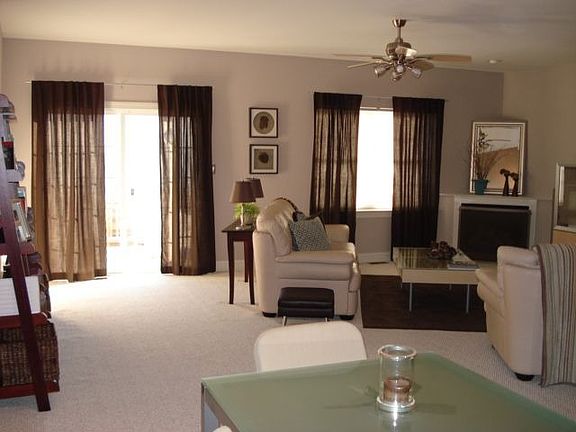 Living area w/ corner gas FP