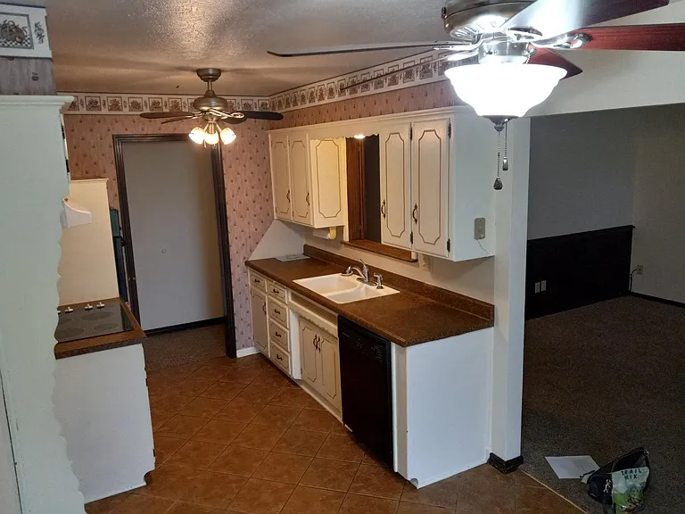 205 W Okarche Ave — Photo 3