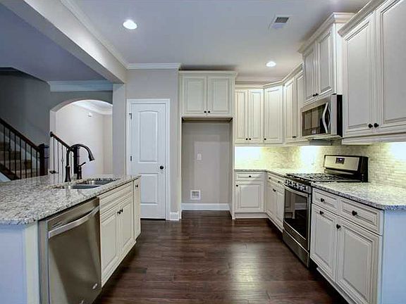 4th image of 1021 McLinden Ave SE