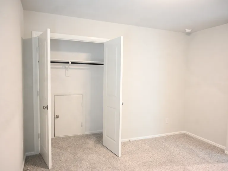 1012 Portina Dr — Photo 14