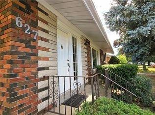 627 Krug St, Kitchener, ON N2B1L9