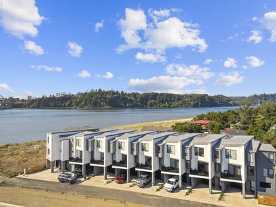 280 NW Huckleberry St #5, Waldport, OR, 97394