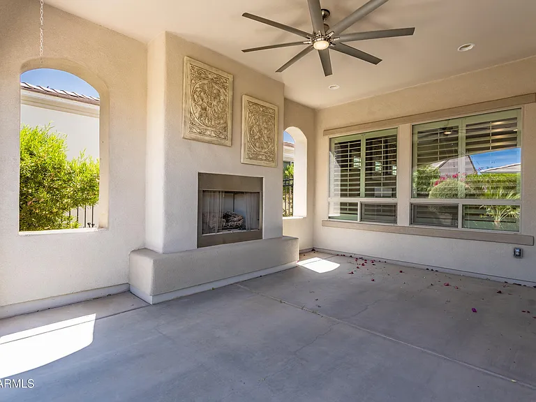70 E Kennedia Dr — Photo 11
