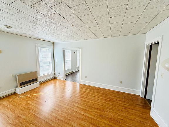 4th image of 5174 Shelburne Rd Unit 2