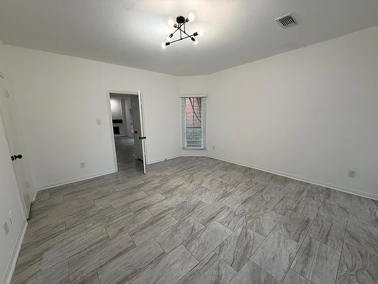 4731 N Cashel Cir — Photo 3