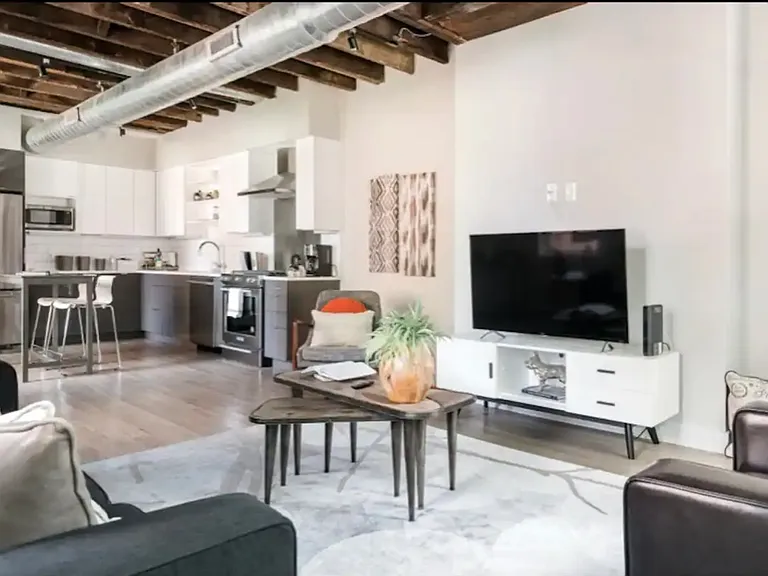 121 Green St #2 — Photo 4