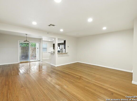 4th image of 100 Lorenz Rd #1502