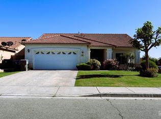701 New Zealand Dr, Bakersfield, CA