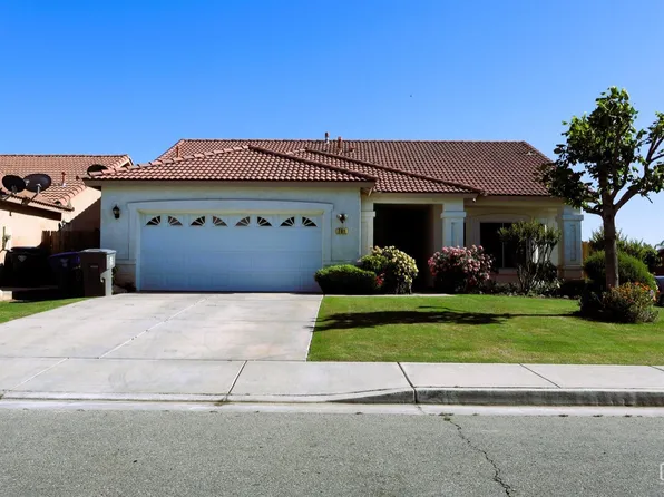 701 New Zealand Dr, Bakersfield, CA 93307