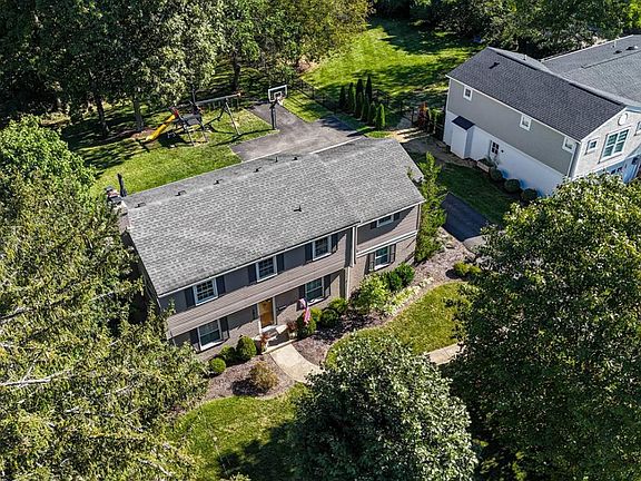 2nd image of 7916 Jolain Dr