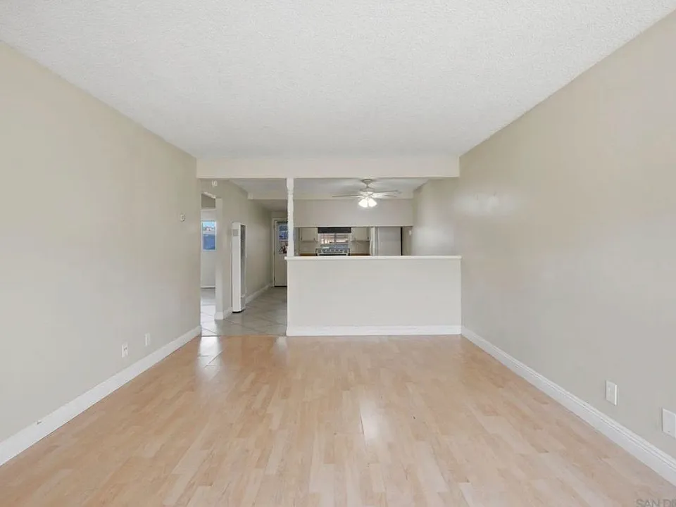 2012 E Mission Ave #11