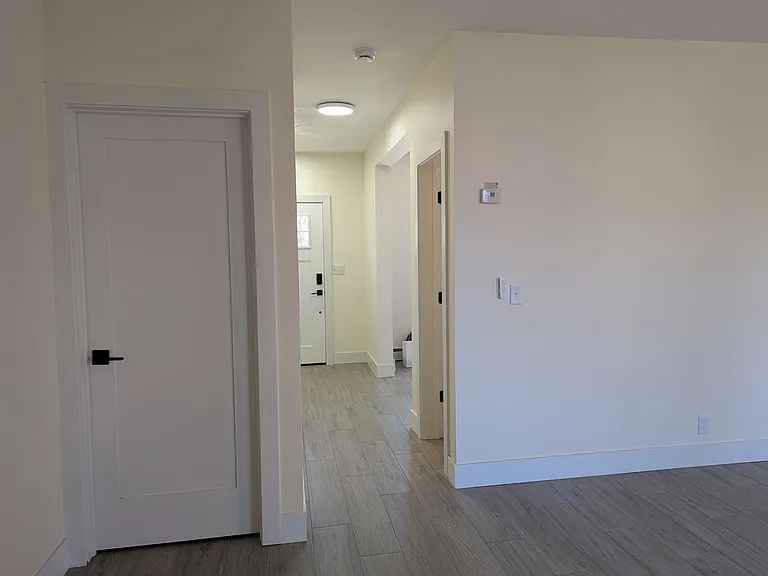 6 S Cedar St — Photo 17