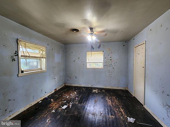 4th image of 415 Twin Arch Rd