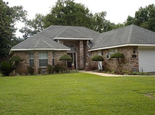 1809 Seagull Ave, Ocean Springs, MS 39564
