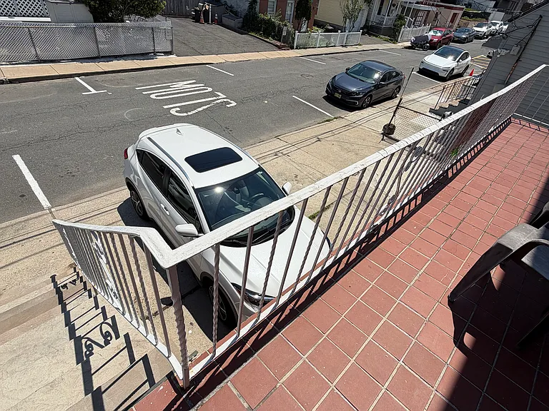 Grand Ave — Photo 9