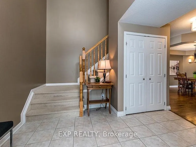 11 Pepperidge Way — Photo 2