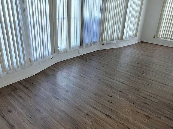 4th image of 2864 Bay Oaks Dr