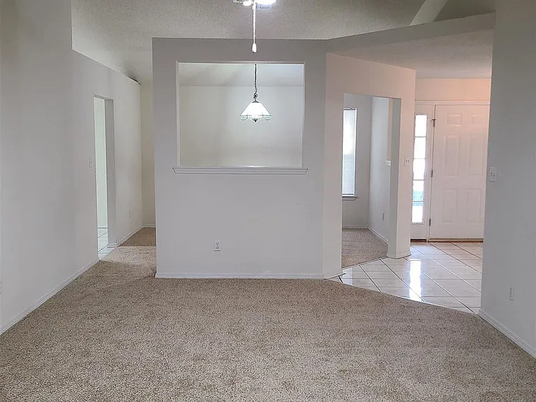 112 Mirabelle Cir — Photo 5
