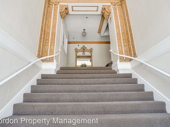 5th image of 3055 Gough St APT 203