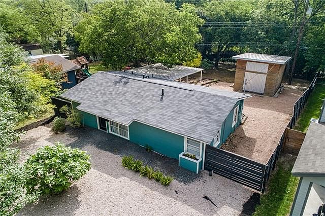 1st image of 3111 Fontana Dr