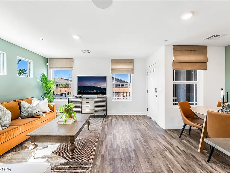 914 Rosy Starling St — Photo 11
