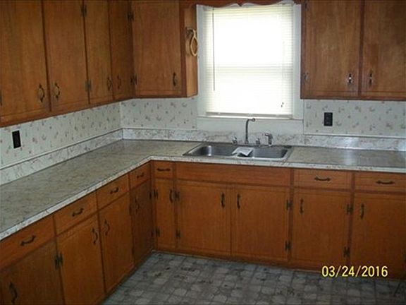 5th image of 510 Taylor St
