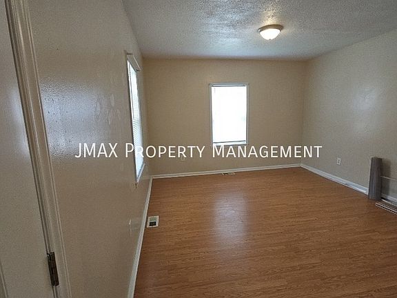 4th image of 1147 Tayloe Ave SE