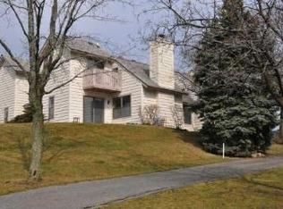 711 Chandler Rd, Gurnee, IL 60031