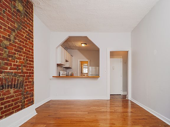 4th image of 434 W 38th St #3