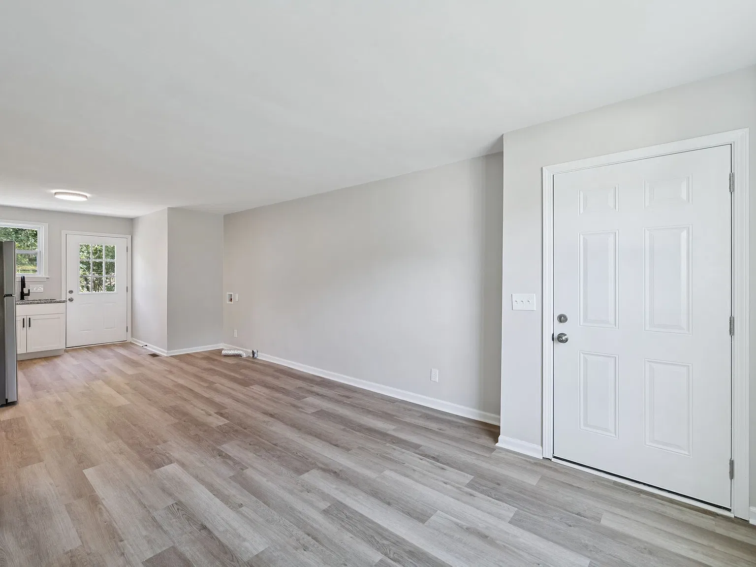 2 bed, 1.0 bath, 750 sqft, $1,400 — Photo 3