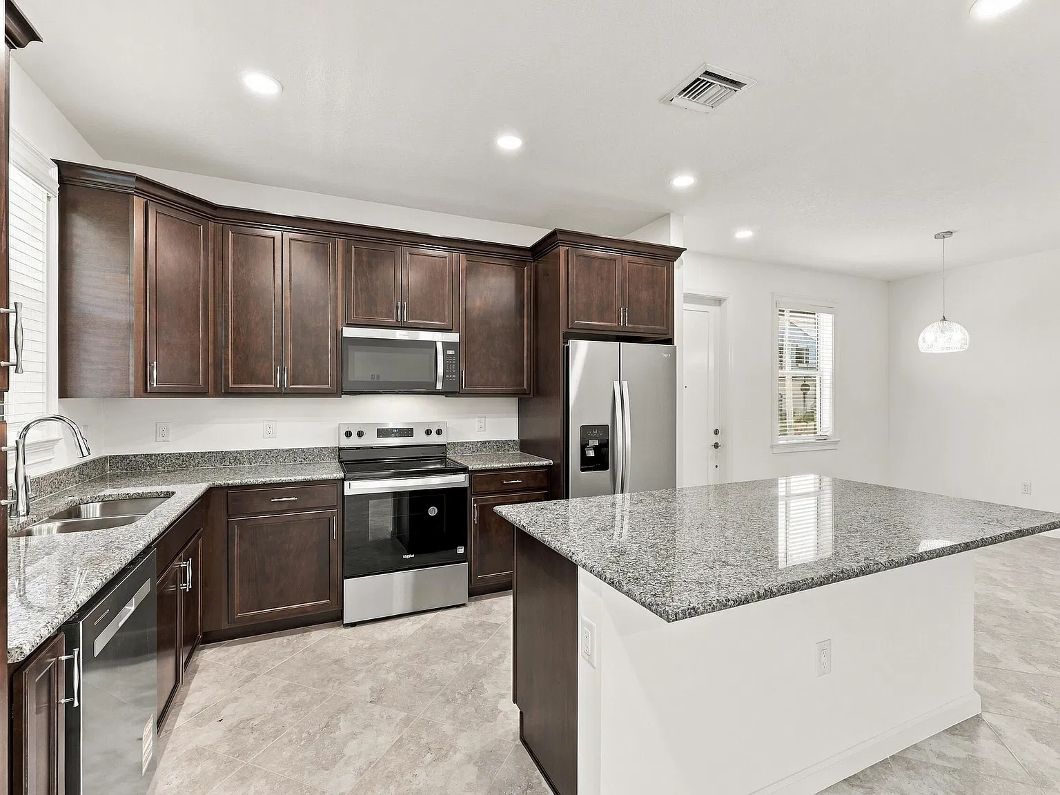 3 bed, 2.5 bath, 1679 sqft, $3,000 — Photo 3