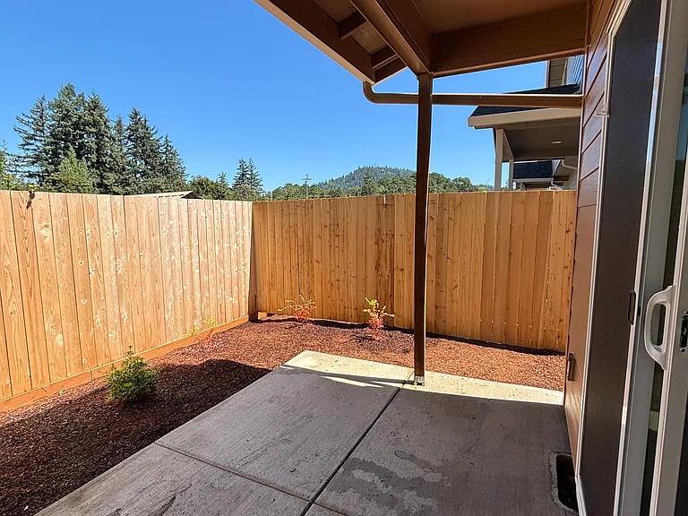 Seven Oaks Luxury Duplexes — Photo 46