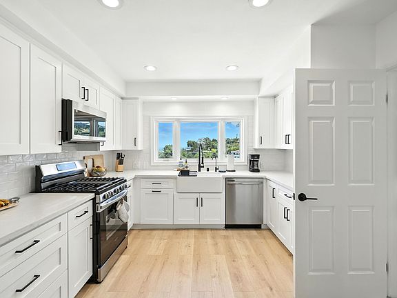 5th image of 14858 Round Valley Dr