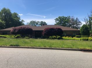 100 Jackson Dr, Cresskill, NJ