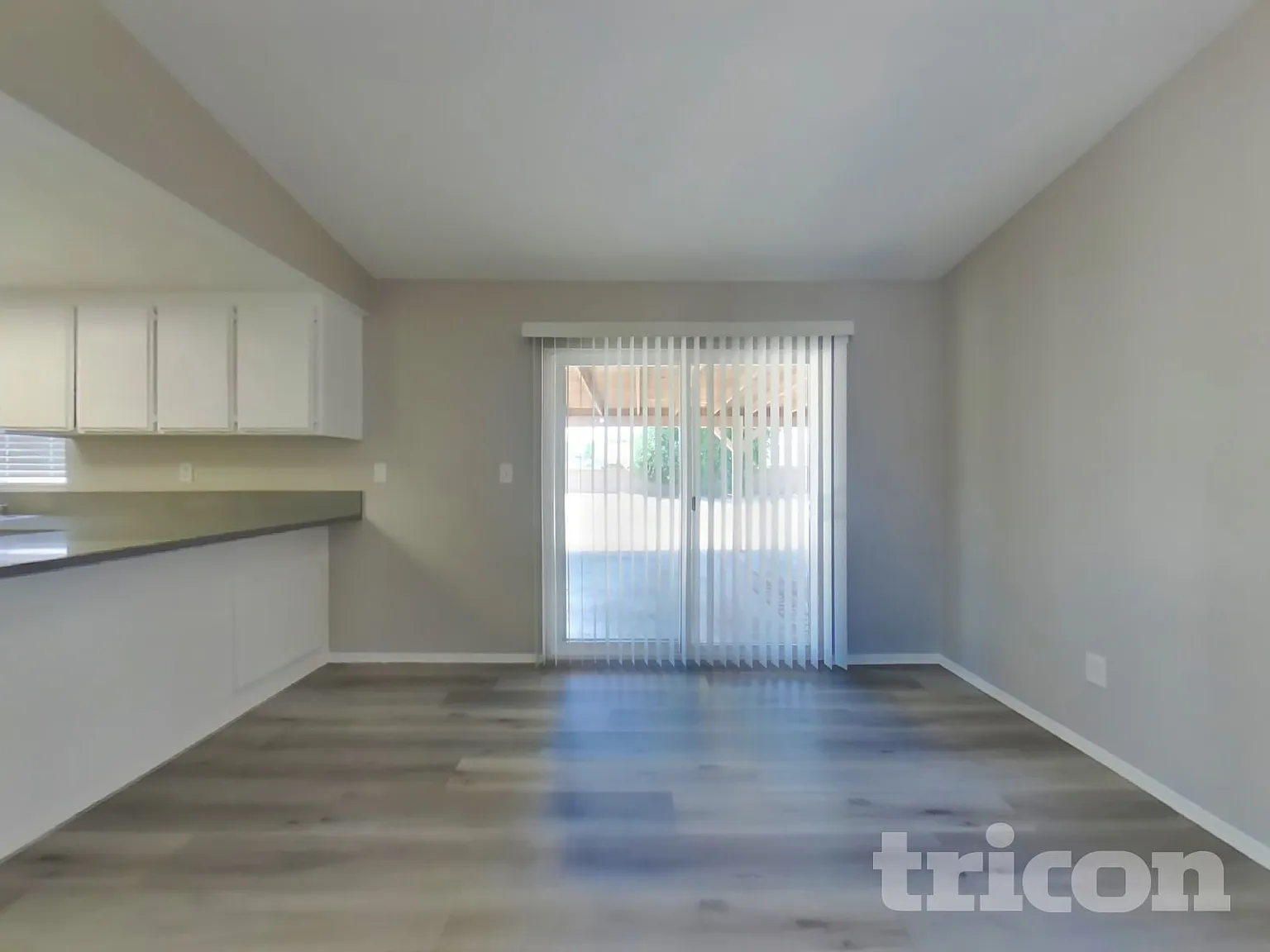 532 E Avenue J9 Lancaster CA — Photo 4