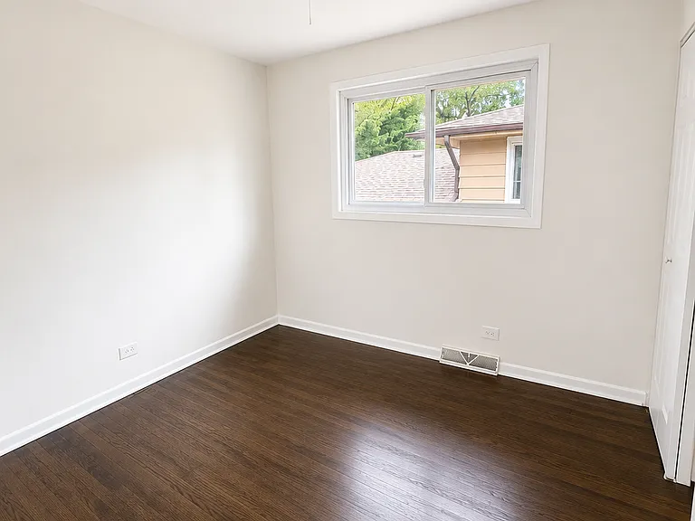 14429 Sanderson Ave — Photo 7