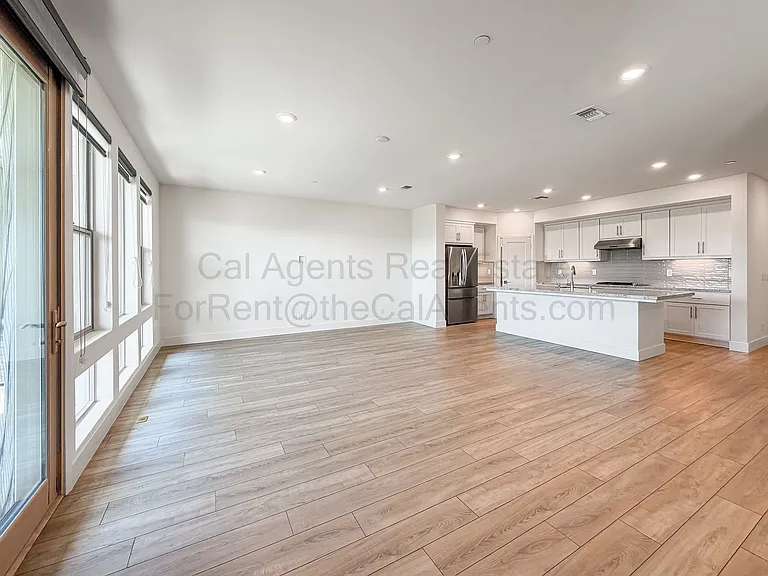 5583 Dublin Blvd — Photo 2