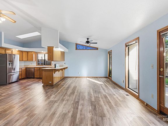 5th image of 7548 W Long Dr
