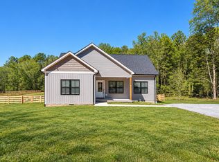 114 Long Rd, Charlotte, TN 37036