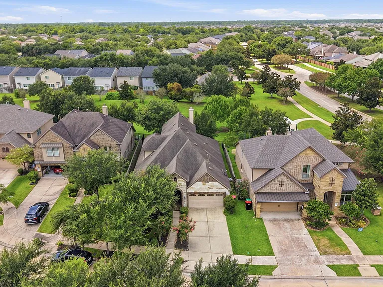5815 Creek Crossing Ct — Photo 47