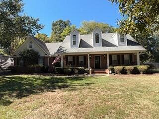 1st image of 2320 Ridgewood Dr