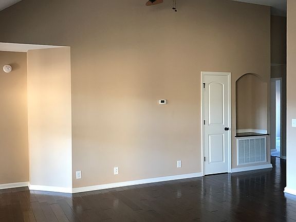 4th image of 316 David Dr
