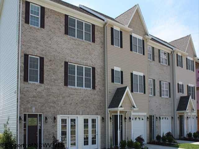 1st image of 220 Tarbert Ct
