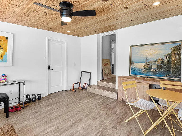110 Wilson Rd — Photo 13