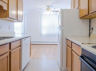 3536 Aquila Cir APT 8, Saint Louis Park, MN 55426