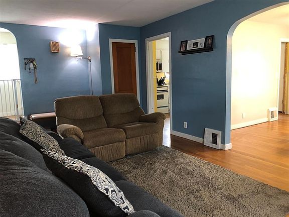 5th image of 614 Paden St